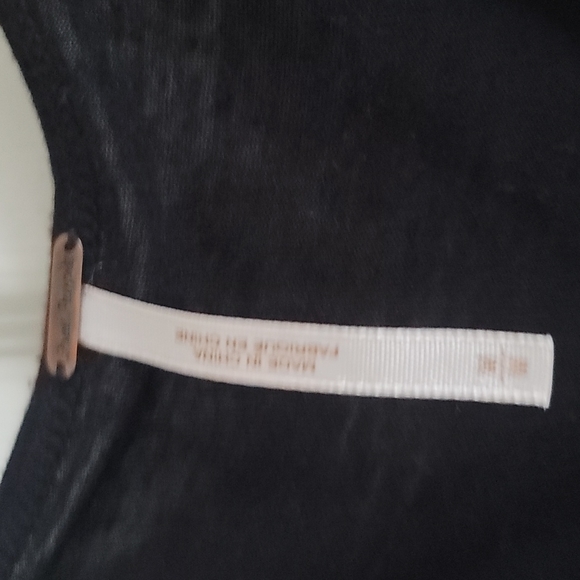 Medium Black Free People V-Neck Open shoulder lightweight Top - Picture 3 of 5